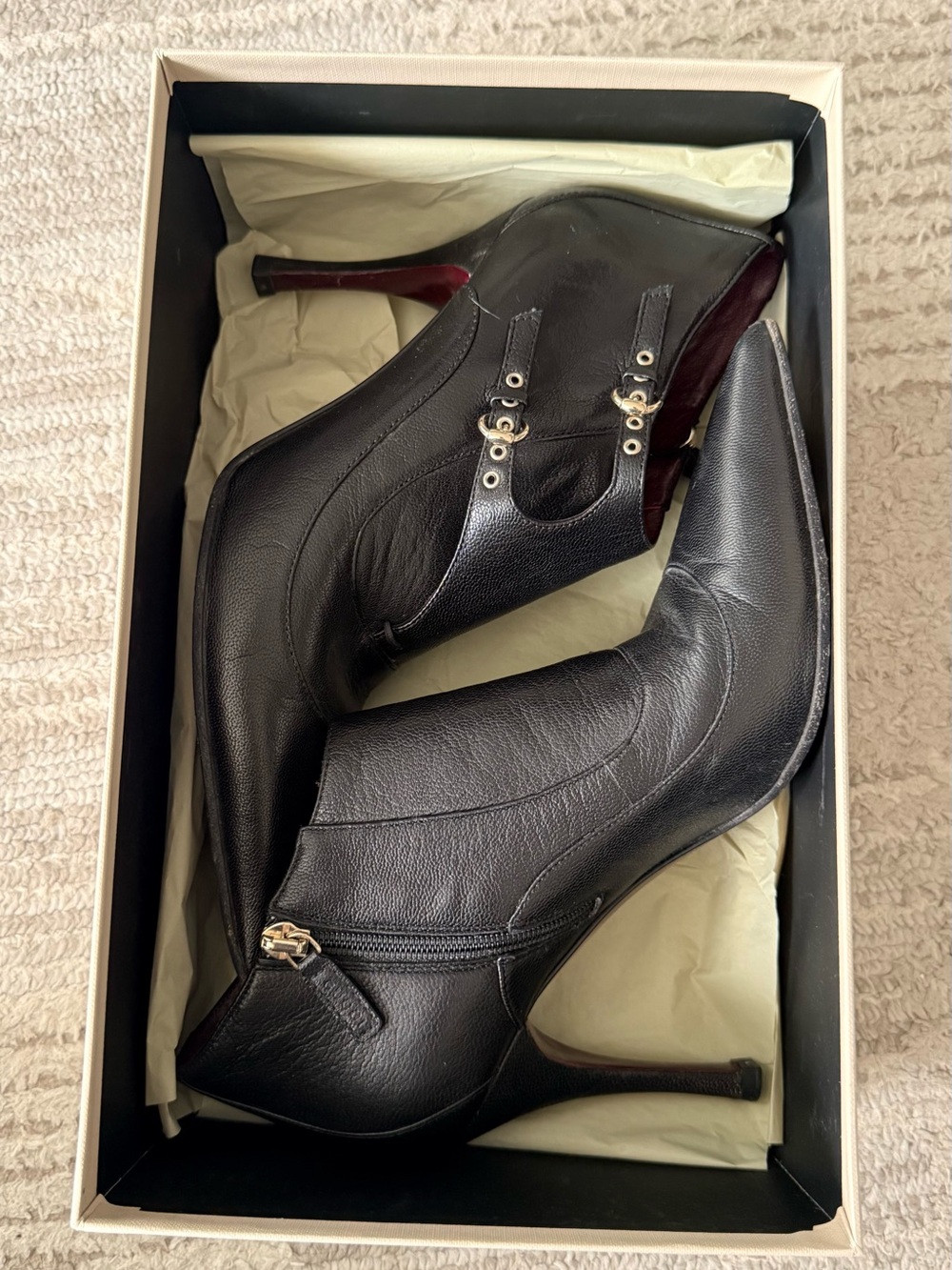 Vintage Gucci Pointy Black Leather Ankle Booties Women’s size 6